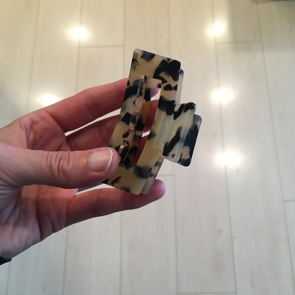 Small Hair Clip - Picture 1 of 2